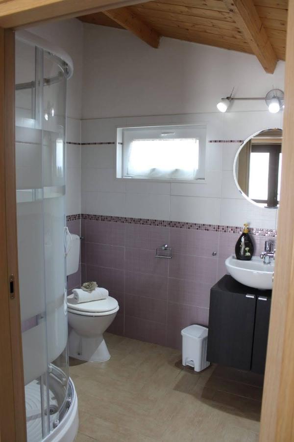 הוילה פקינו Chalet Bianca מראה חיצוני תמונה